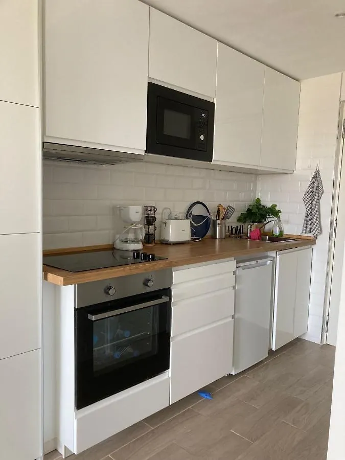 マルベーリャRenovated Modern Elegant Studio With Sea Viewアパートメント