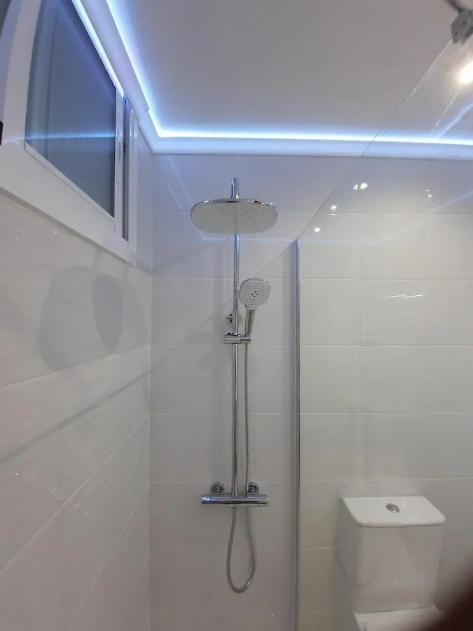 マルベーリャRenovated Modern Elegant Studio With Sea Viewアパートメント マルベーリャ